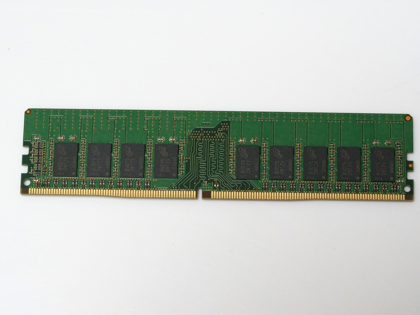 Crucial 16GB DDR4-2666 ECC UDIMM CT16G4WFD8266 のレビュー:画像4