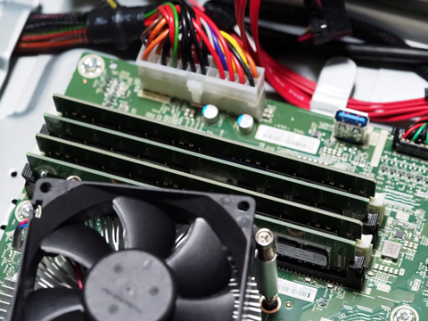 Crucial 16GB DDR4-2666 ECC UDIMM CT16G4WFD8266 のレビュー:画像10