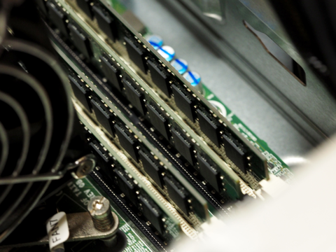 Kingston 16GB 1333MHz DDR3 ECC CL9 DIMM (Kit of 2) Intel Validated KVR13E9K2/16I のレビュー:画像6
