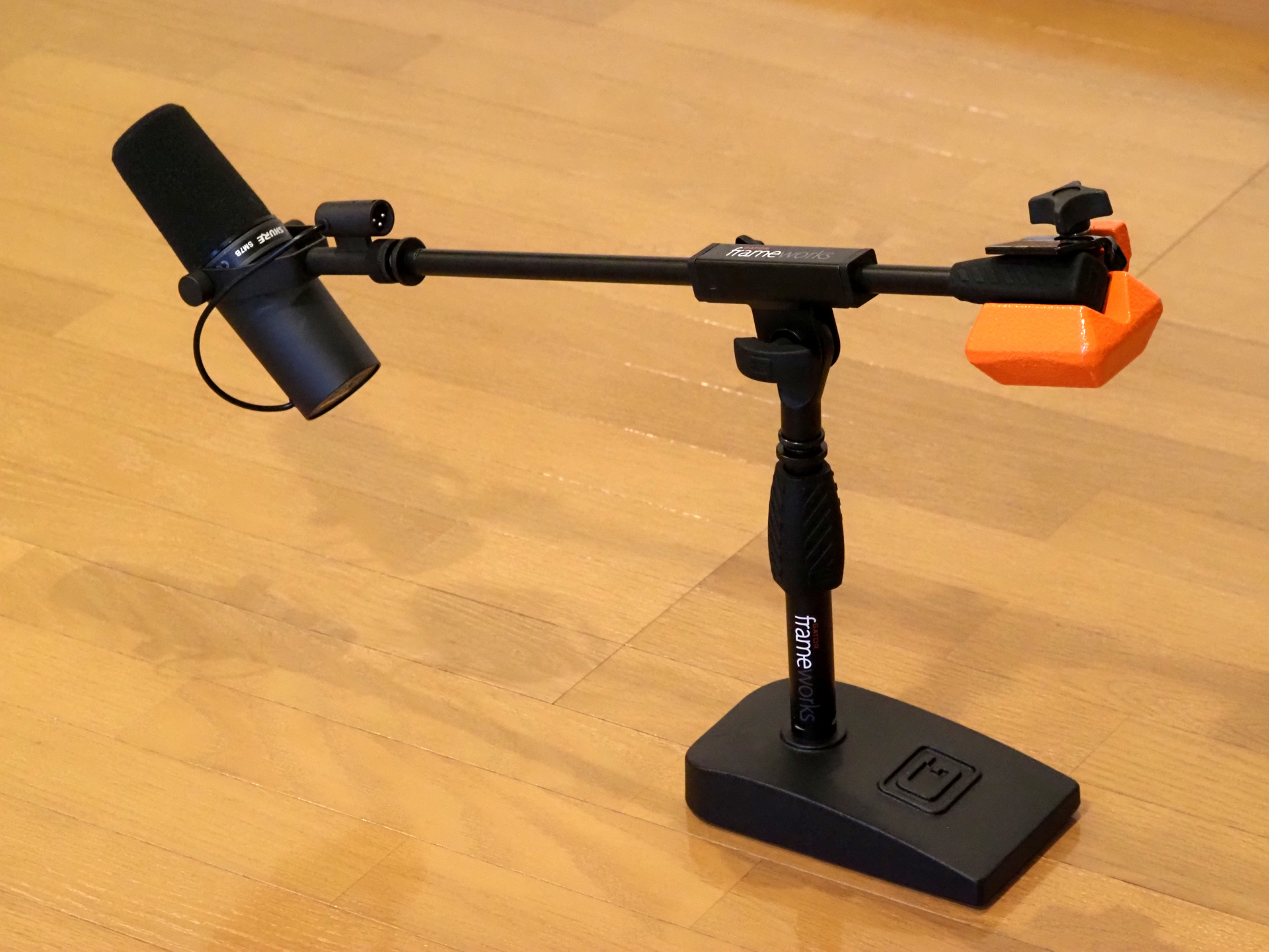 ② SHURE FRAMEWORKSマイクスタンド ショートブームタイプ 三脚 hardware-gator-frameworks-gfw-