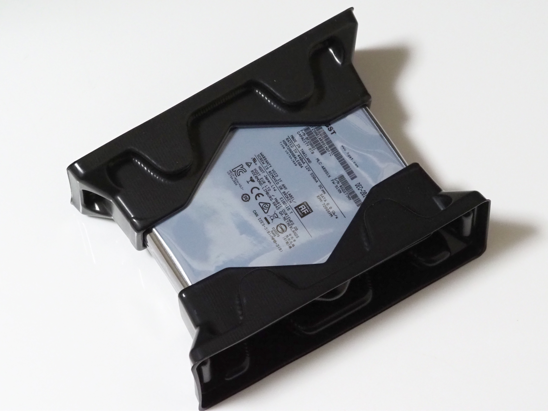 HGST Deskstar NAS HDN728080ALE604 0F29801 (8TB)のレビュー
