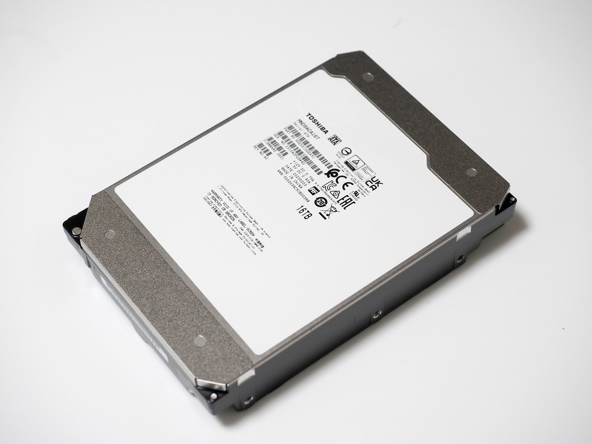 TOSHIBA MN08ACA16T (16TB)のパフォーマンス - 読み書きの速度と性能