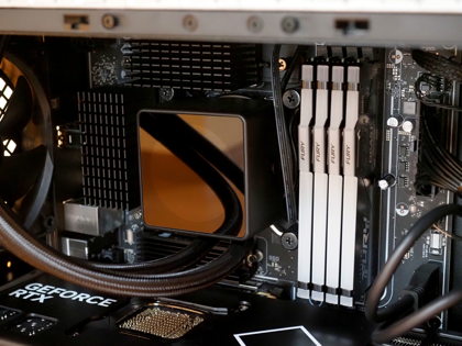 OMEN by HP 45L Gaming Desktop のレビュー (モデル GT22-3000jp GeForce RTX 5090版):画像16