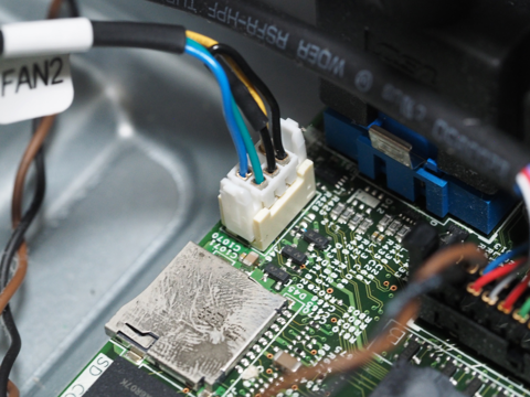 HPE ProLiant ML30 Gen9 でPCI Express カードを増設すると 