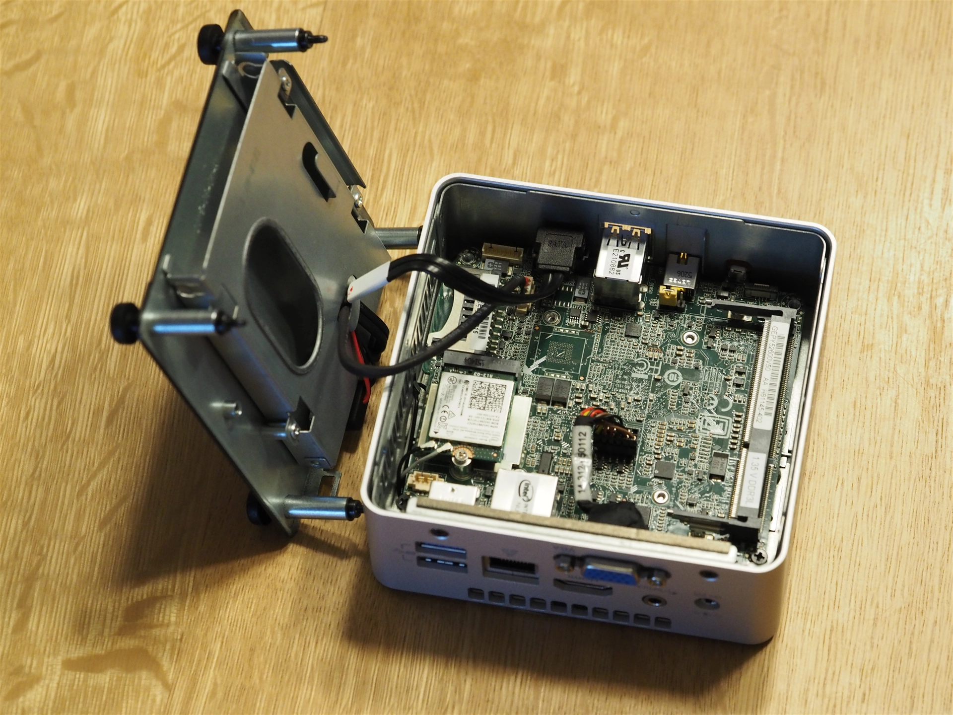 intel NUC NUC5CPYH のレビュー | iPentec