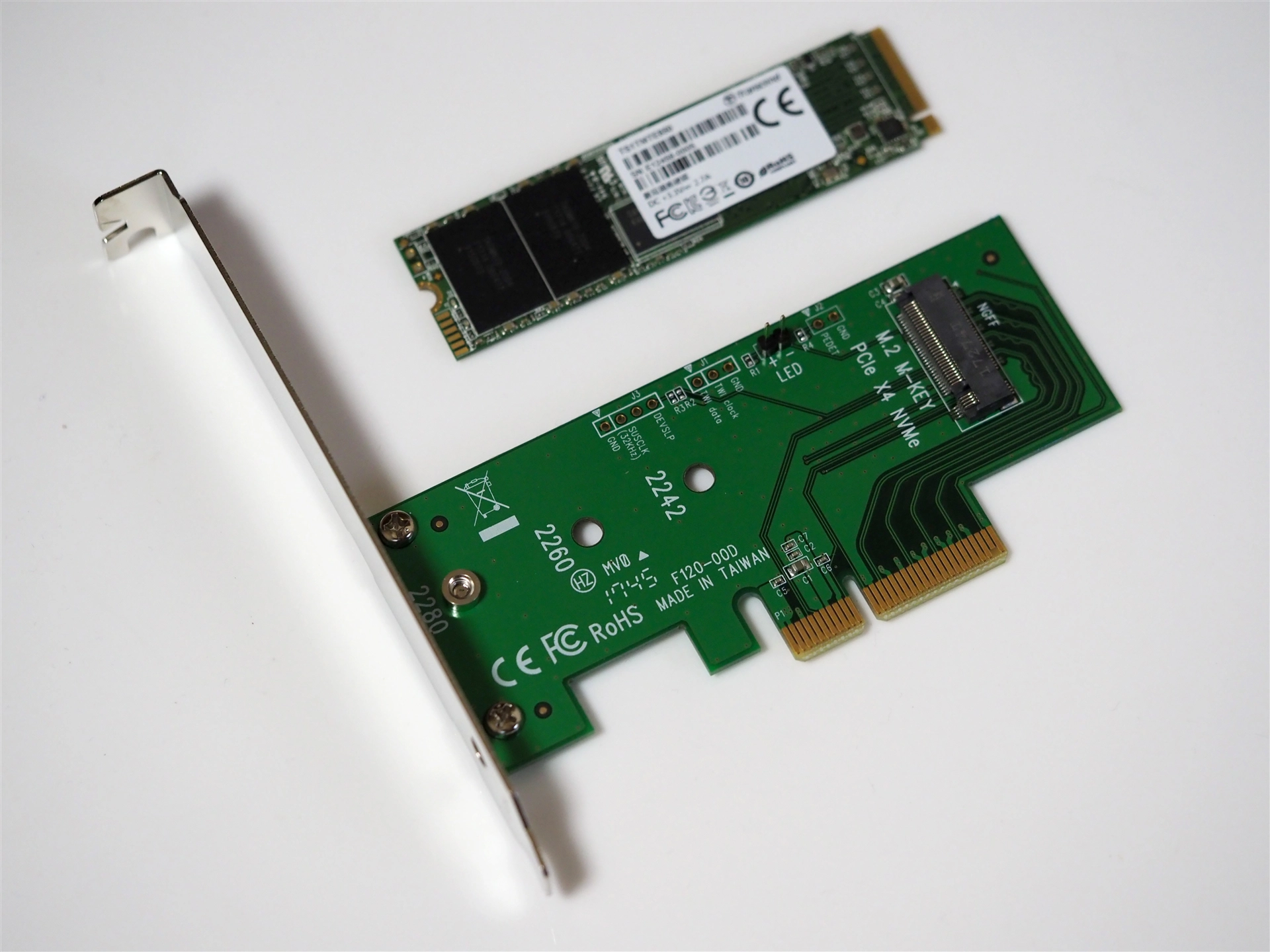 玄人志向 STANDARDシリーズ PCI-Express x4接続 M.2スロット増設インターフェースボード M.2-PCIE Amazon | 玄人志向 M.2 NVMe SSD→PCI Express x4接続変換ボード