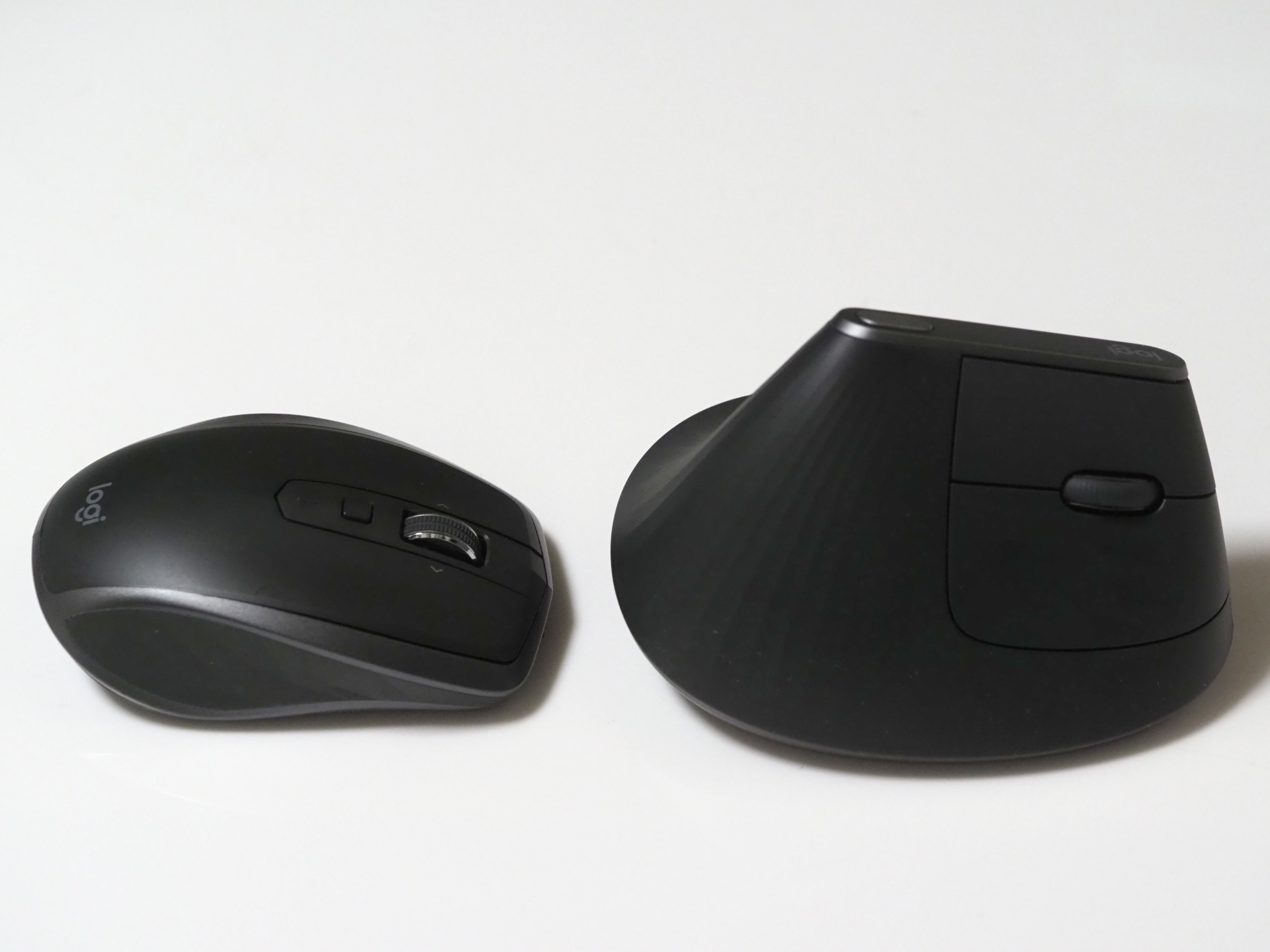 Logicool MX Vertical アドバンス エルゴノミック マウス のレビュー