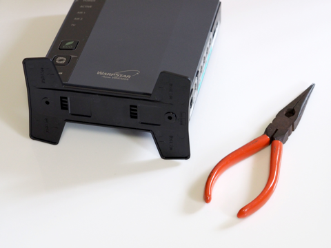 NEC Aterm WR8700N のスタンドが外せない:画像2