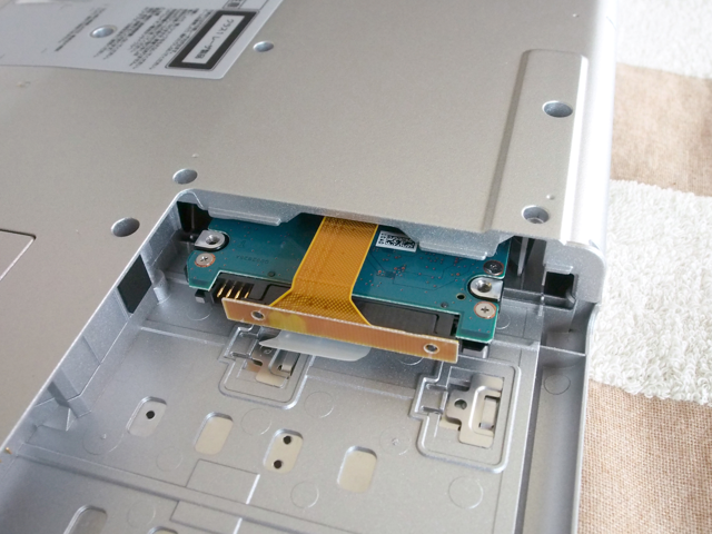 Panasonic Let’s Note CF-B10のハードディスクを交換する:画像6