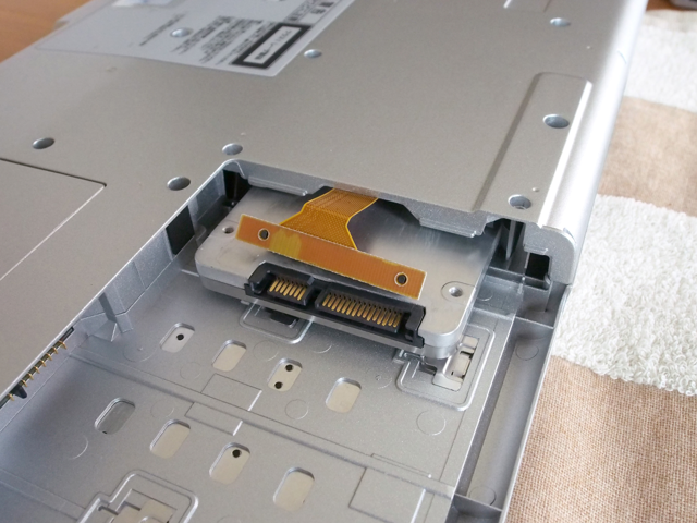 Panasonic Let’s Note CF-B10のハードディスクを交換する:画像9
