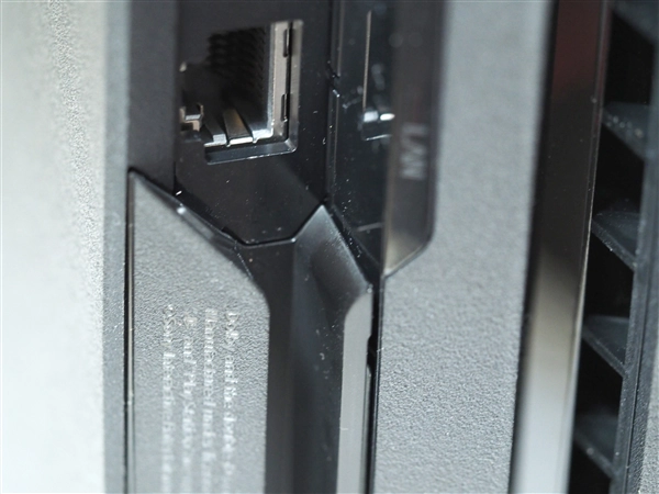 PlayStation4 Pro のHDDカバーが外れない:画像2