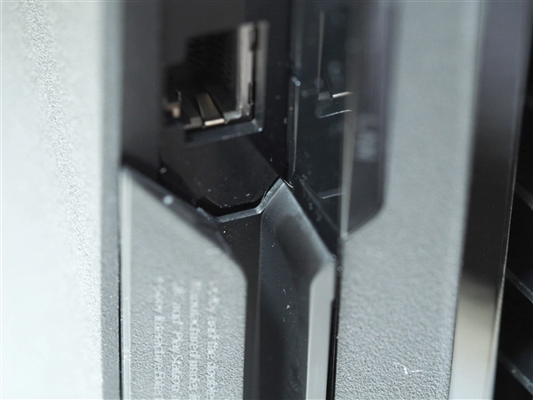 PlayStation4 Pro のHDDカバーが外れない:画像4