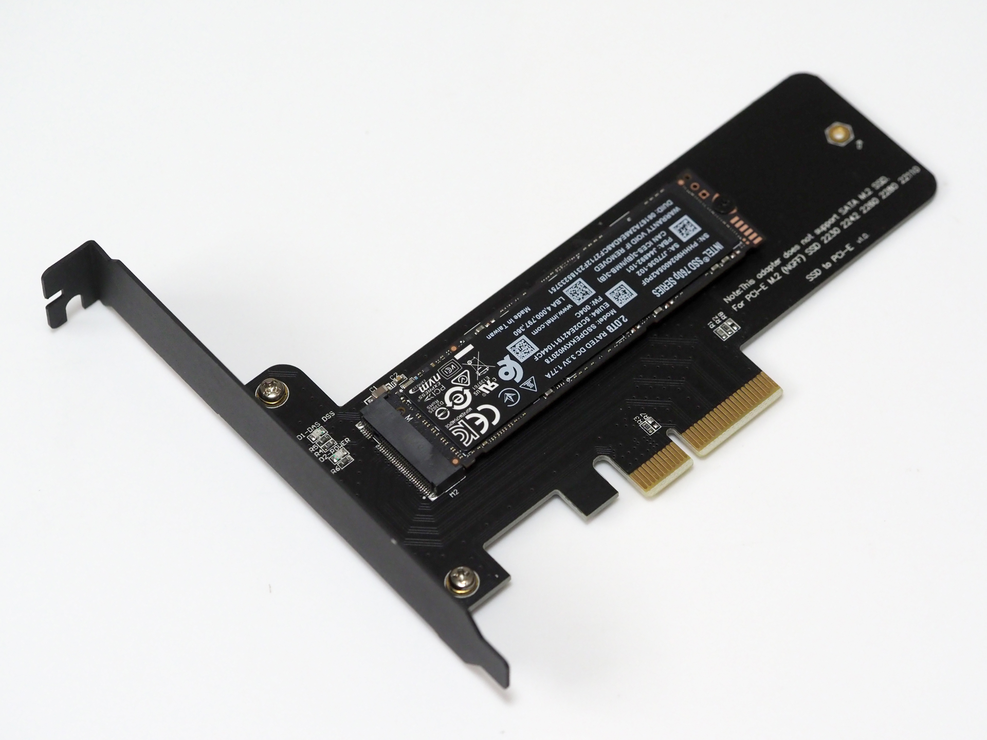 Intel SSD 760p M.2 PCIEx4 2TBモデル SSDPEKKW020T8X1 のレビュー