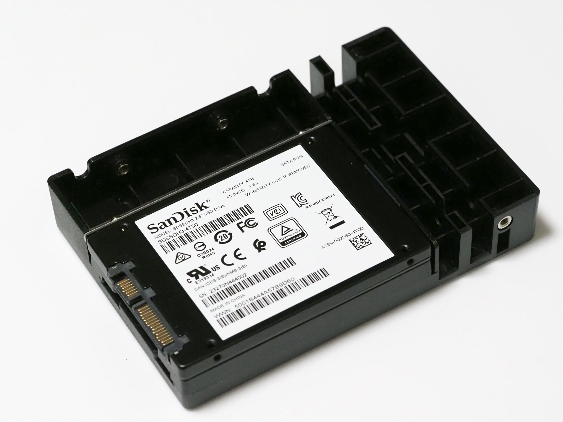 SanDisk SSD SDSSDH3-4T00-G26 (4TB) のレビュー と パフォーマンス