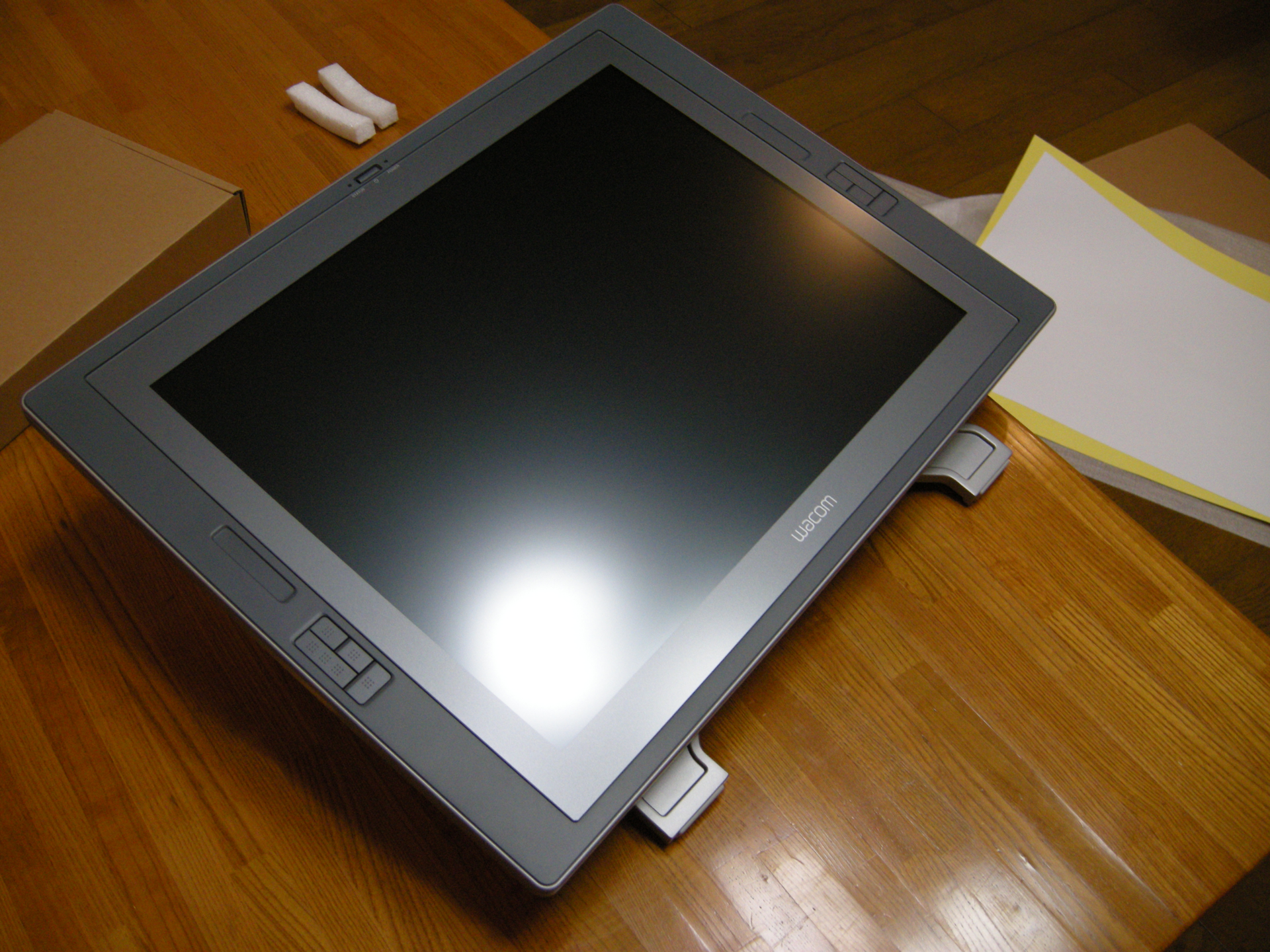 Wacom Cintiq 21UX (DTZ-2100D/G0)のレビュー | iPentec