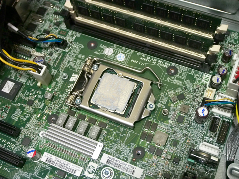 HP ProLiant ML110 G7 (1万円程度の安価版)のレビュー - 消費電力・CPUの交換:画像27