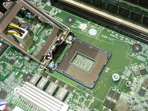 HP ProLiant ML110 G7 (1万円程度の安価版)のレビュー - 消費電力・CPUの交換:画像30