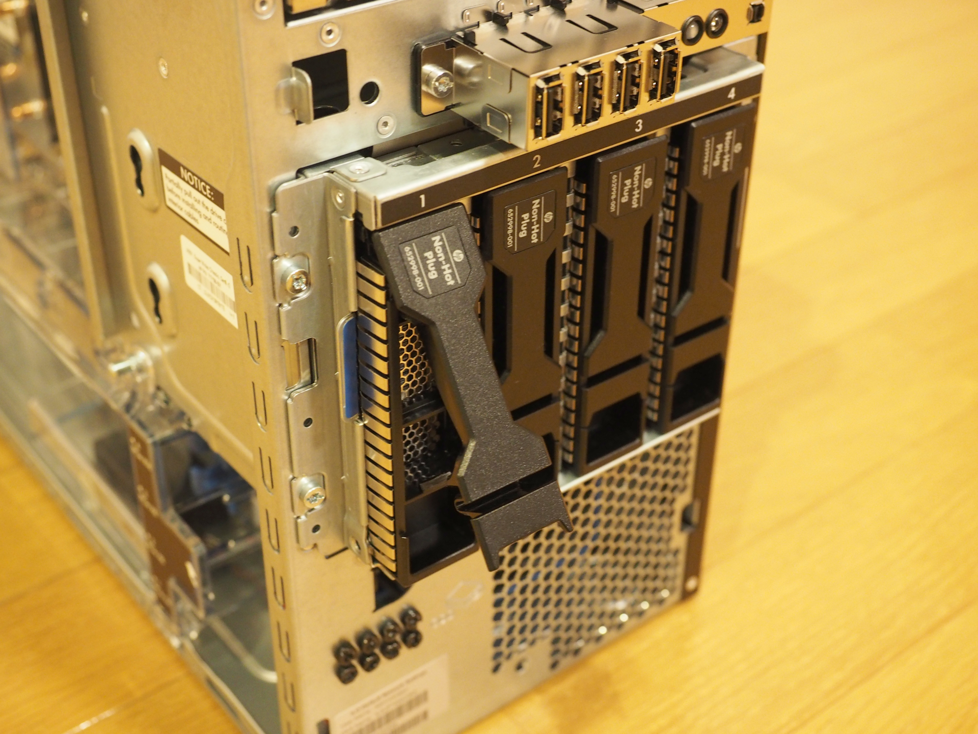 HP Proliant ML310e Gen8 v2 サーバー HP ProLiant ML310e Gen8 v2 サーバー のレビュー | iPentec