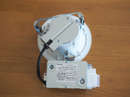 Panasonic LED ダウンライト LGB74103 LE1 の取り付け・レビュー:画像4