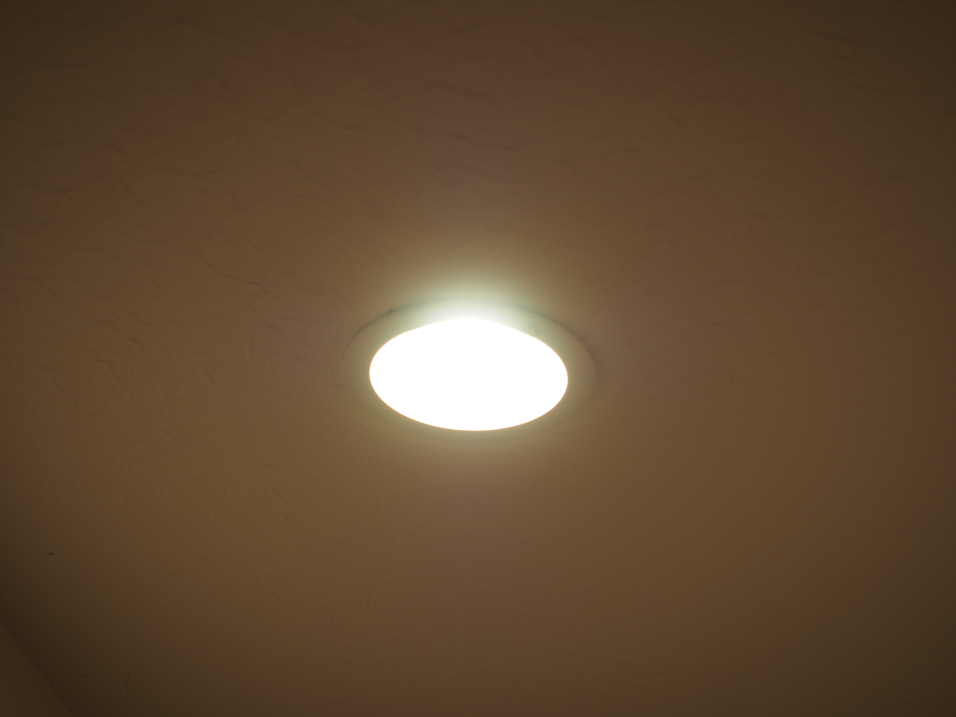 Panasonic LED ダウンライト LGB74103 LE1 の取り付け・レビュー | iPentec