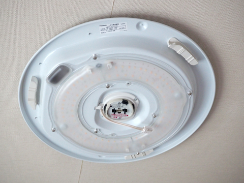 Panasonic LEDシーリングライト HH-LC464A のレビュー - 照明器具の交換と取り付け方法:画像21