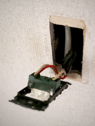 Panasonic WNS5052W SOーSTYLE埋込ほたるスイッチのレビューと交換:画像12