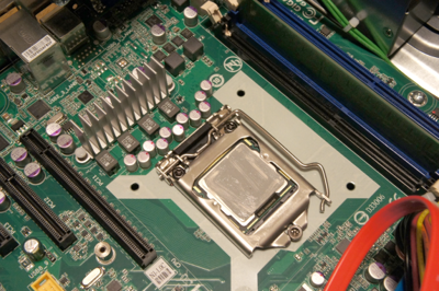 NEC Express 5800/GT110b (2万円程度の安価版)のレビュー - 消費電力・CPUの交換:画像40